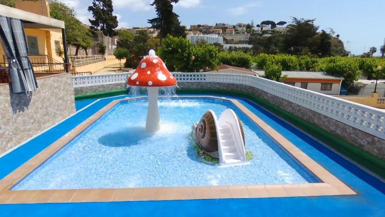 Camping Victoria Canet De Mar Exterior foto